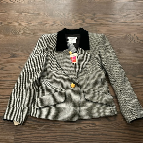 Yves Saint Laurent Jackets & Blazers - Yves Saint Laurent jacket